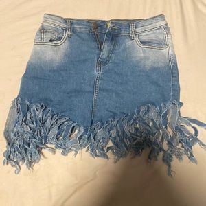 Tight skirt size medium and well fitted.